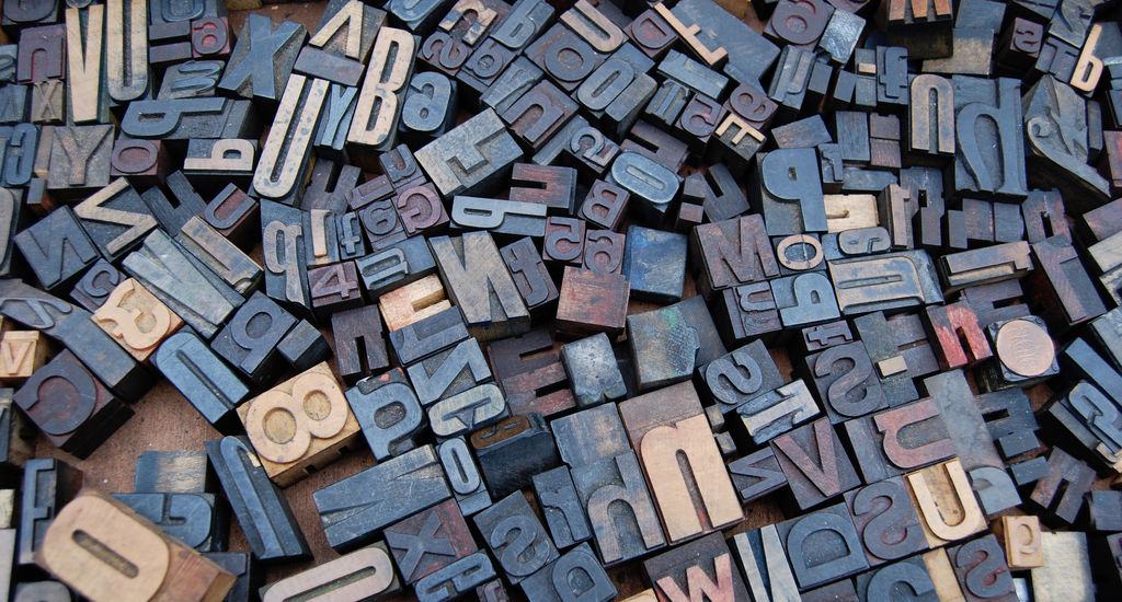 Wood letters-Amador Loureiro